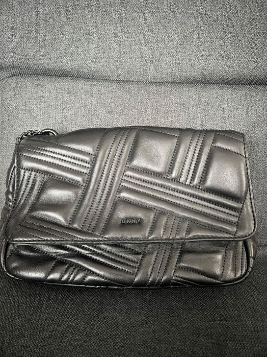 Дамска чанта DKNY