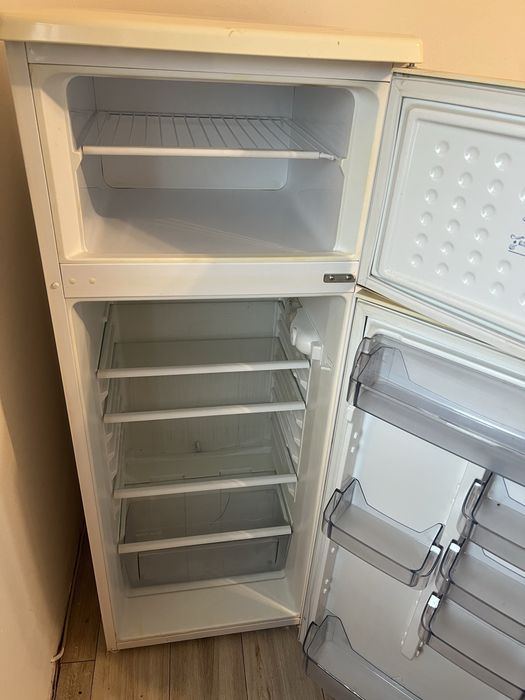 Продавам хладилник