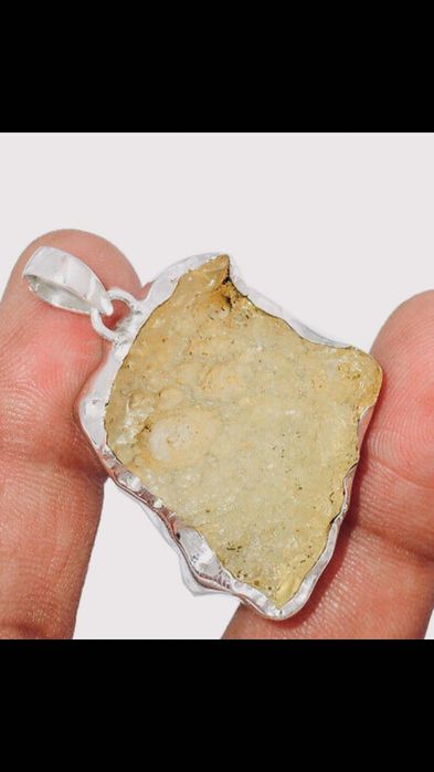 Pandant argint Tectita aurie libiana bruta + pandant talisman