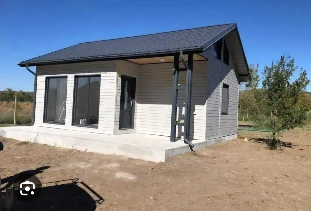 Casă pe structură metalică