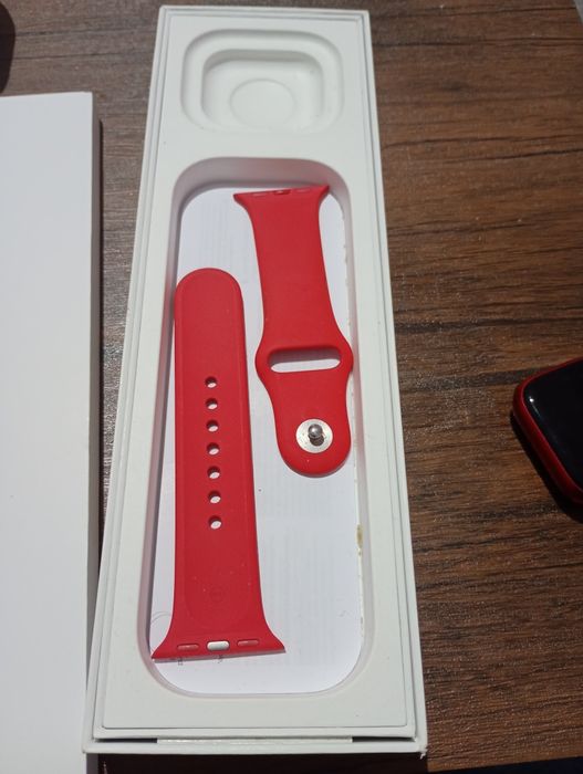 Apple watch Series 9 41 mm culoare roșie