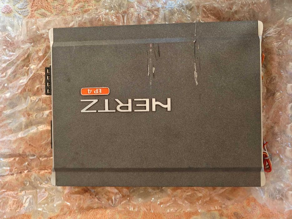 Колони Focal усилвател Hertz плеър Alpine чейнджър Alpine кабели