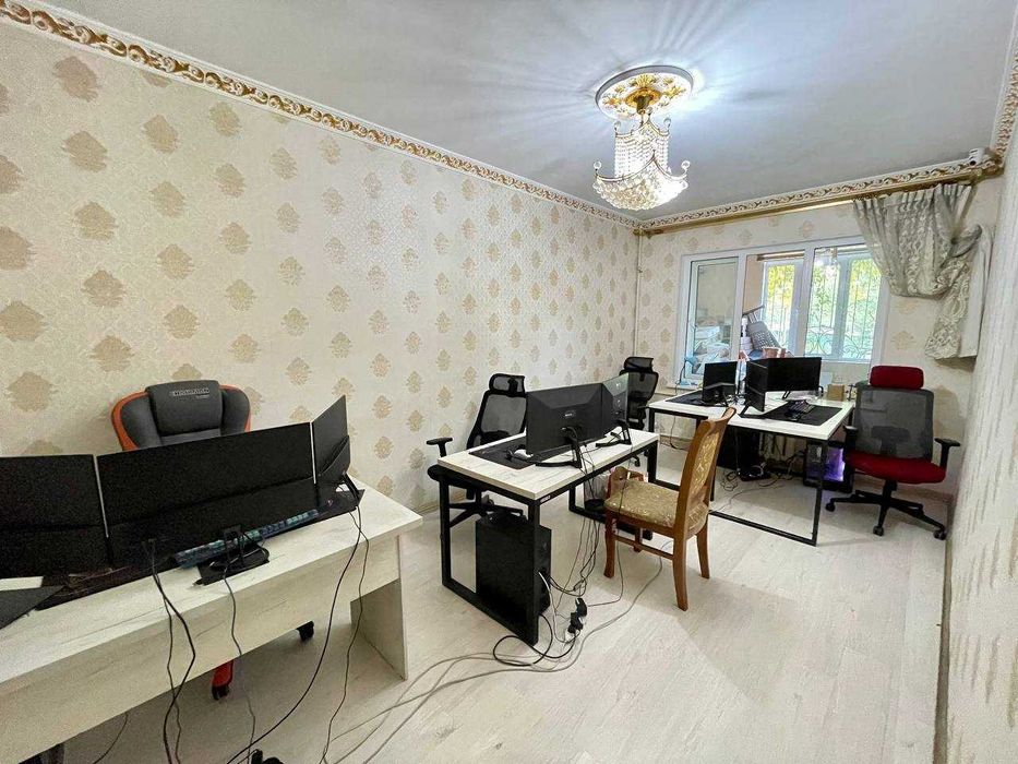 Ц-5
4/1/4
Площадь: 85 м² + подвал 12 м²