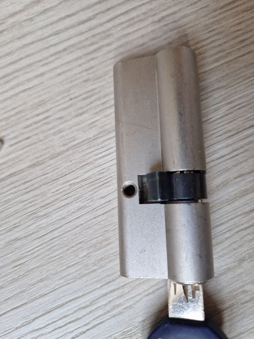Butuc ușă securizată + 3 chei