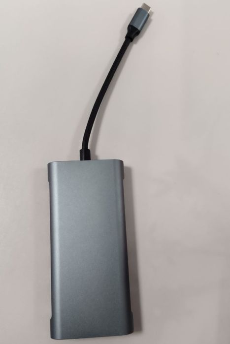 Universal USB Type-C Hub (10-tasi 1-da)