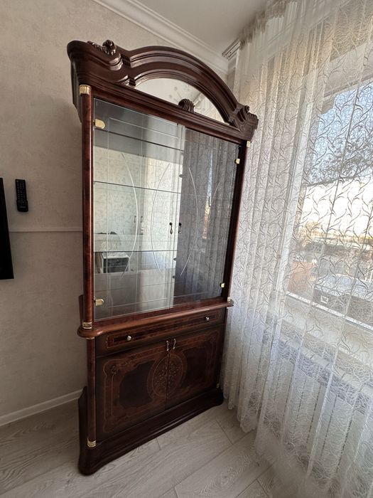 Продам Сервант прРоссия