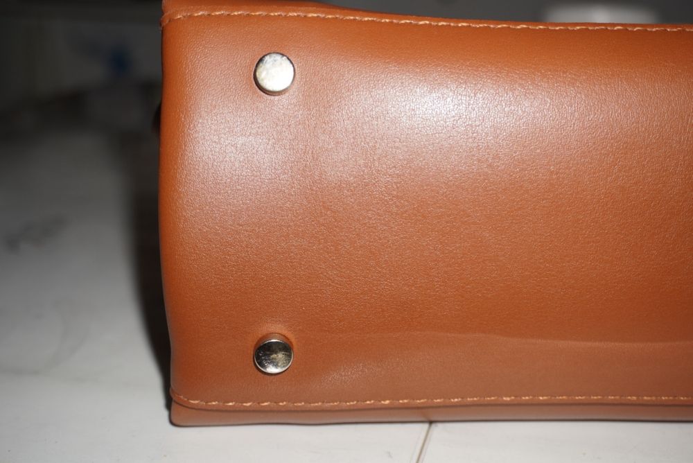 Кафява чанта с висулка Beverly Hills Polo Club