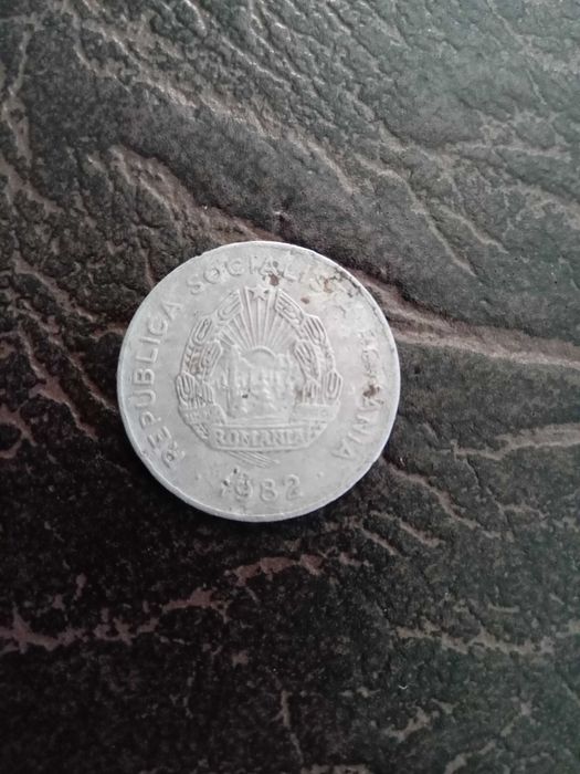 Vand moneda de 25  bani  1982 pretu 1500 lei