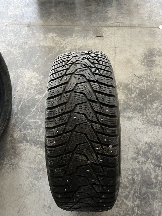 Продам шипованные шины hankook