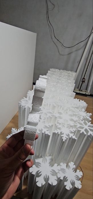Снежинки из пенопласта  недорого