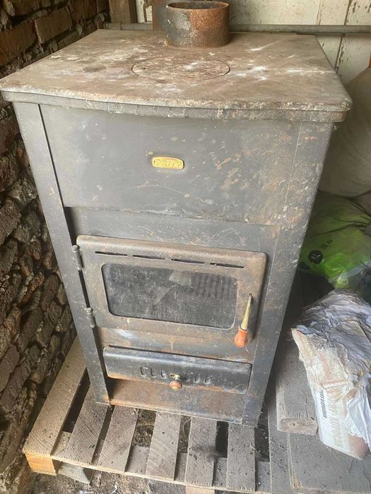 Продавам 2 бр.,камини с водна риза