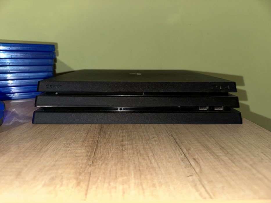 PS4 Pro + 8 Jocuri