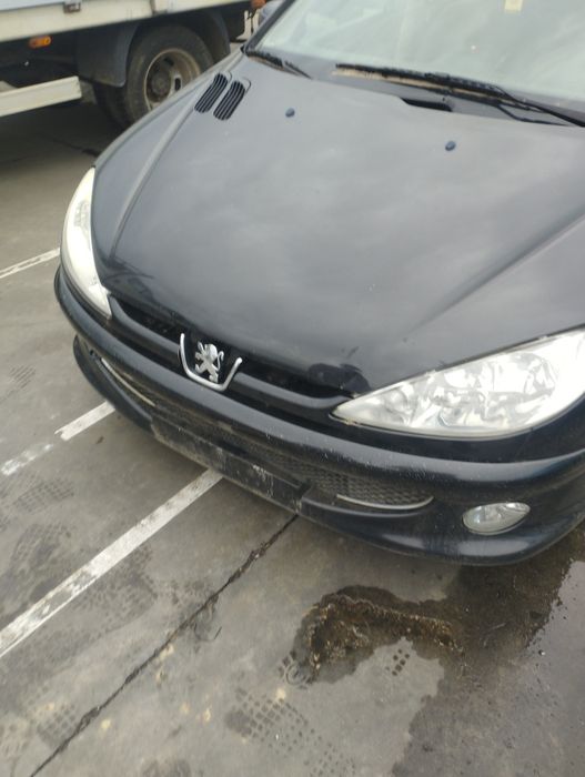 Dezmembrez Peugeot 206 berlina 1.4 kfw