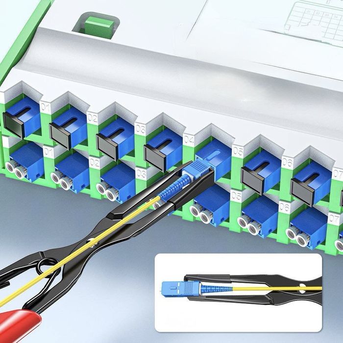 Зажим для соединения и отсойденения оптических патч кордов