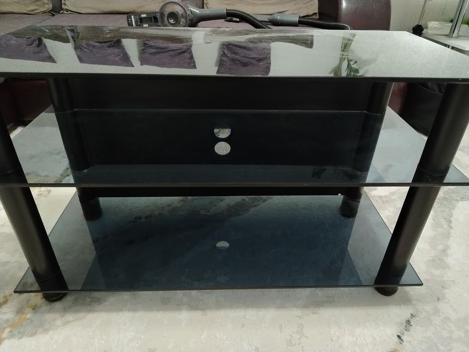 Полка под телевизор