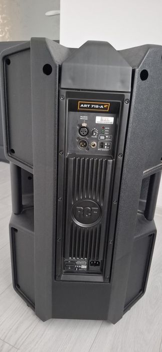 Vând boxa rcf 715 mk4