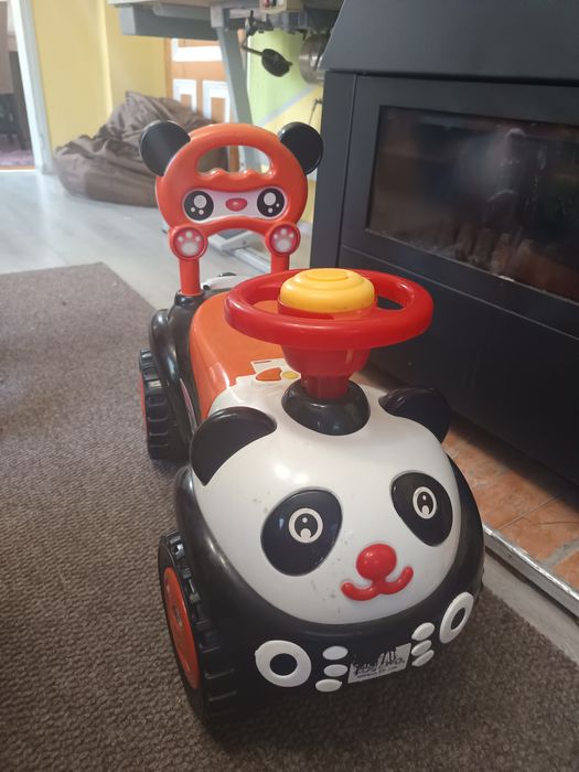 Кола детска за бутане с крачета