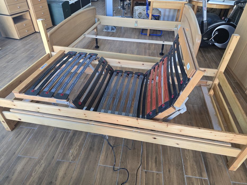 Болнично електрическо легло