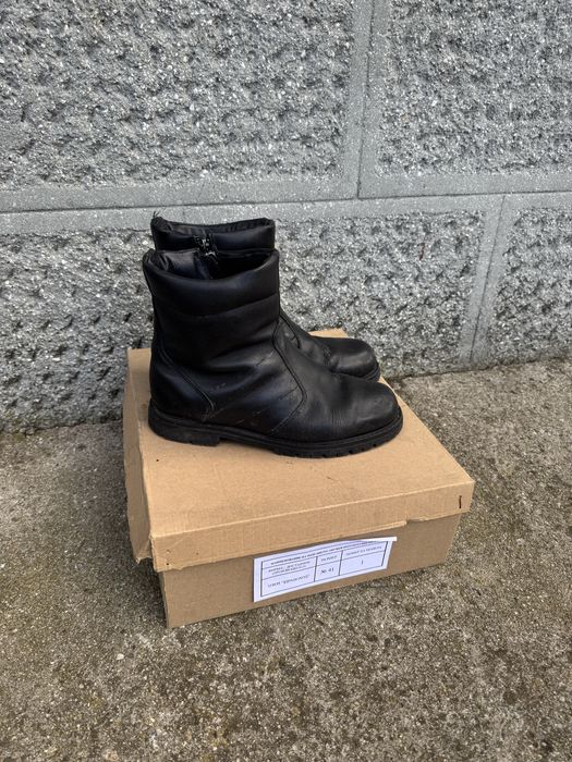 Зимни боти и кубинки от естествена кожа.