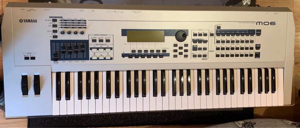 Синтезатор Yamaha MO 6