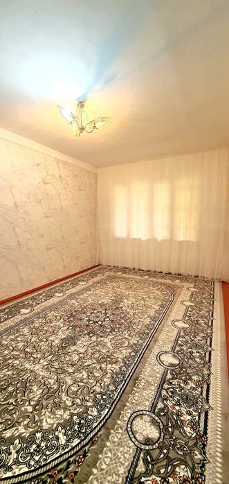 Бекобод шахар, 14 даха, 42 домда ғиштли 2-хонали уй сотилади.