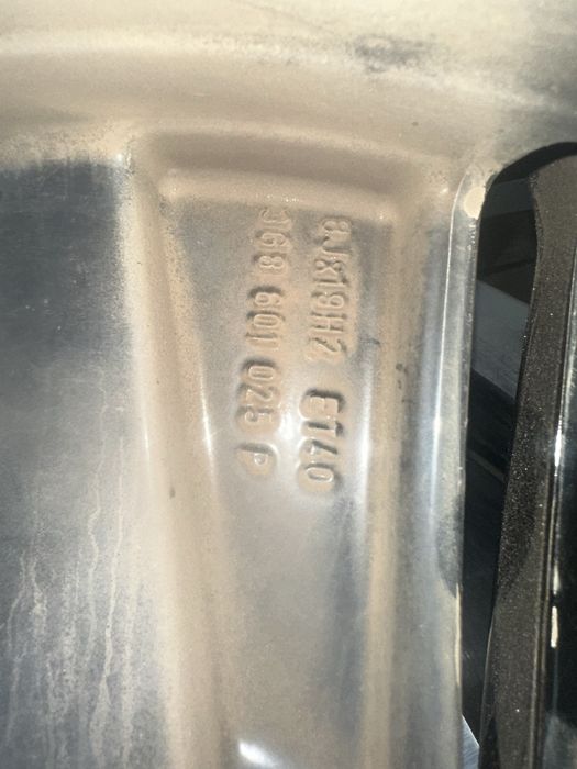 Set 5 Roti VW Arteon Passat R19 Montevideo Jante originale cu Pirelli