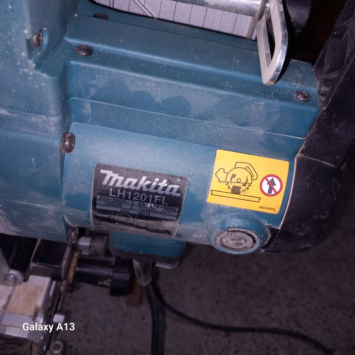 Circular makita profesional
