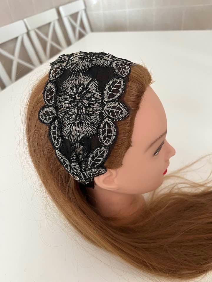 Vand cordelute din broderie