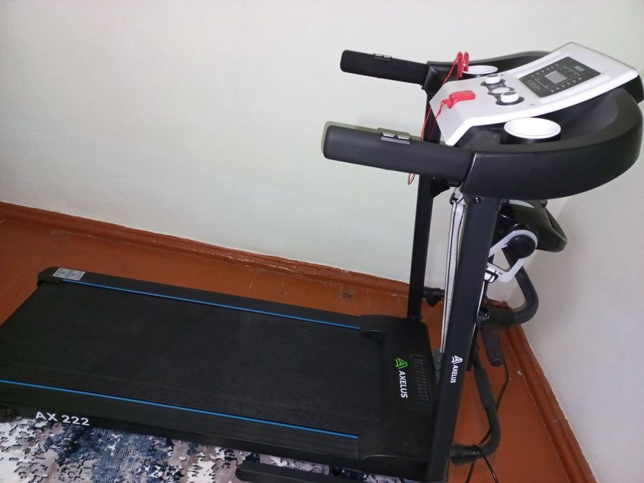 Беговая дорожка почти новая