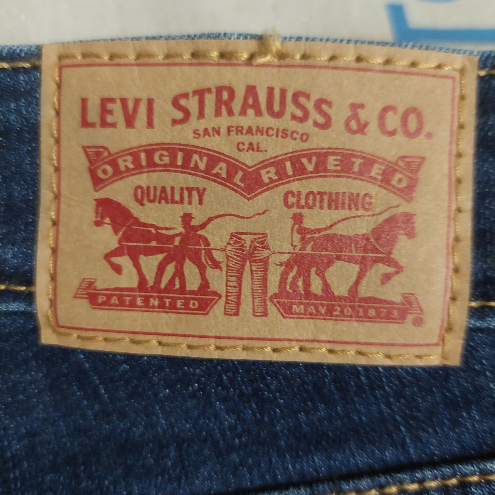 Blugi Levi Strauss impecabili