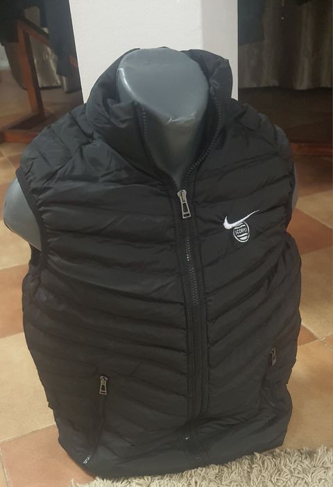 Vesta Bărbați. NIKE