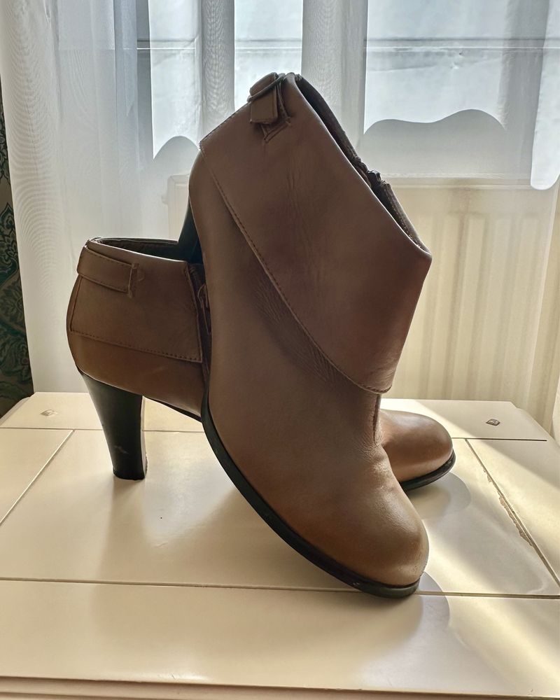 Botine din piele - marime 37