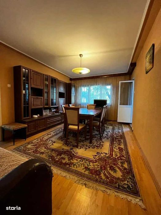 Inchriez apartament 4 camere et2/4 Podu Ros