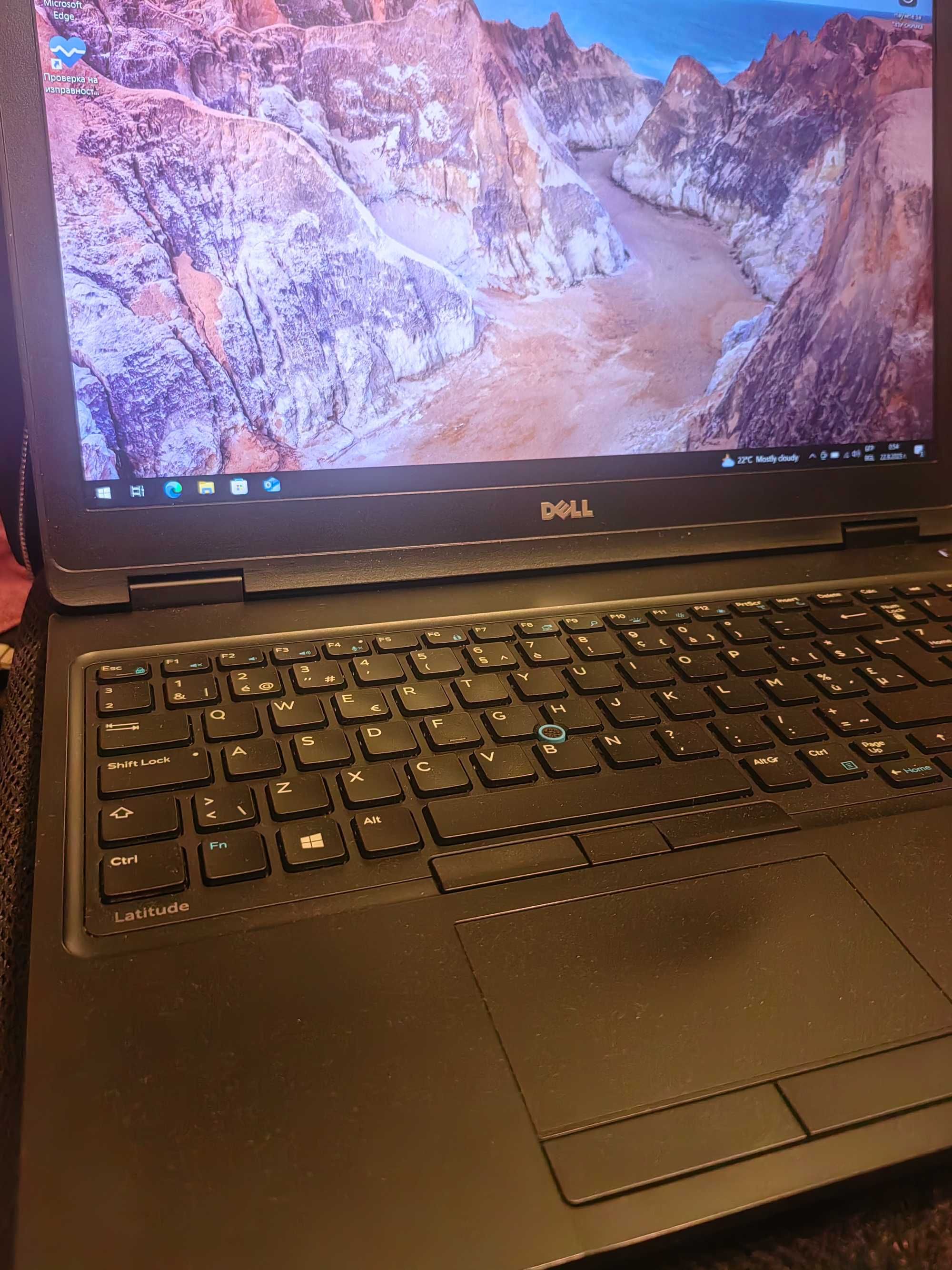 Лаптоп Dell Latitude 5580 I5 6th /12Ram/256m2/