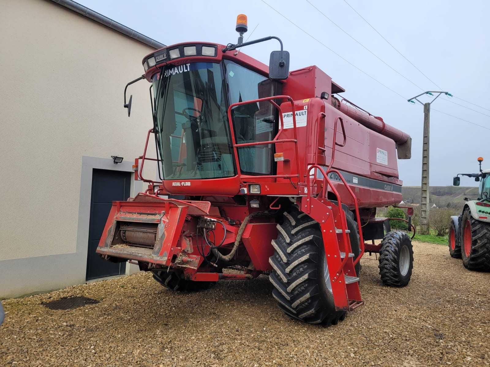 Combina Case IH Axial 2166E