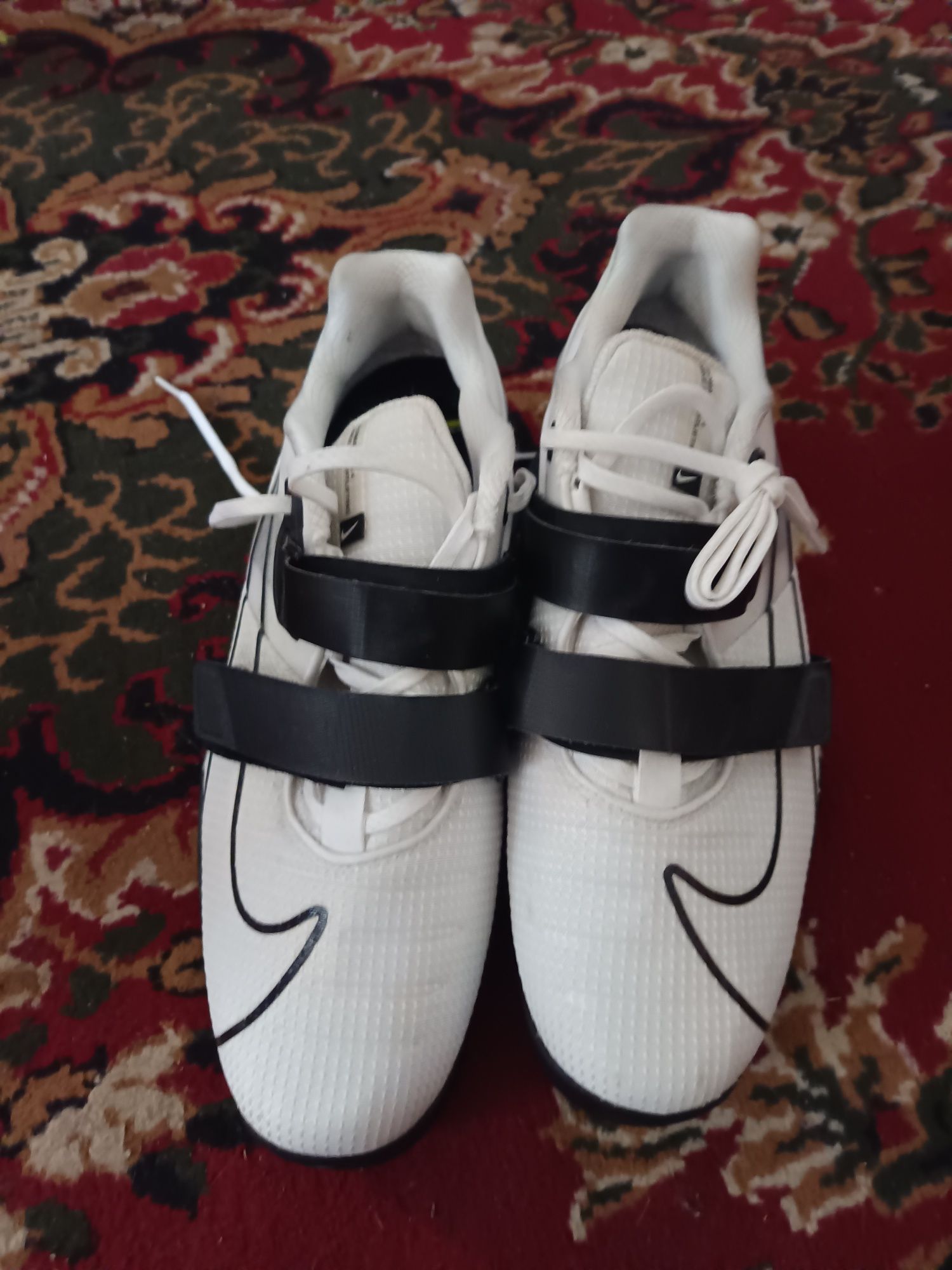 Adidași Nike romaleos 4