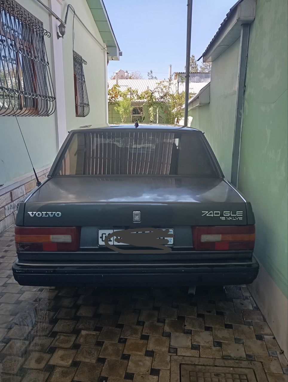 Автомобиль VOLVO  - 740