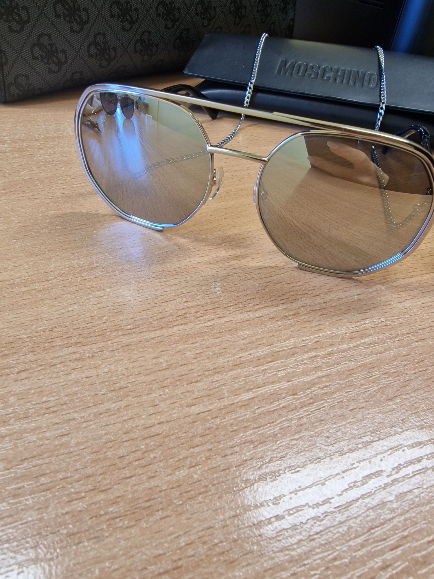Дамски слънчеви очила Love Moschino