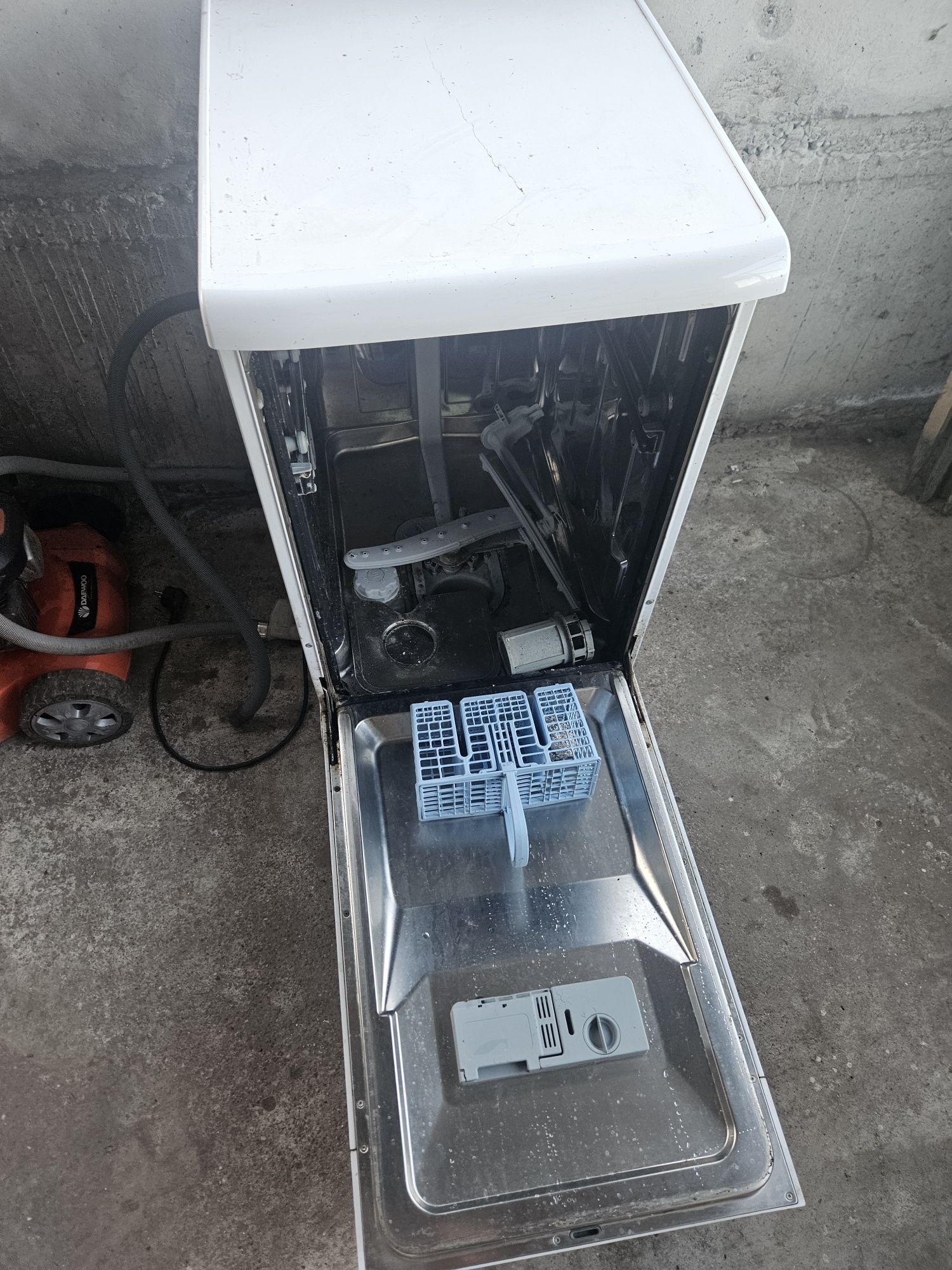 Съдомиялна indesit dsg 573 на части