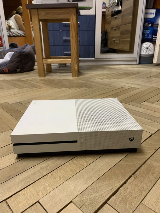 Vand XBOX ONE S 2TB + 12 jocuri