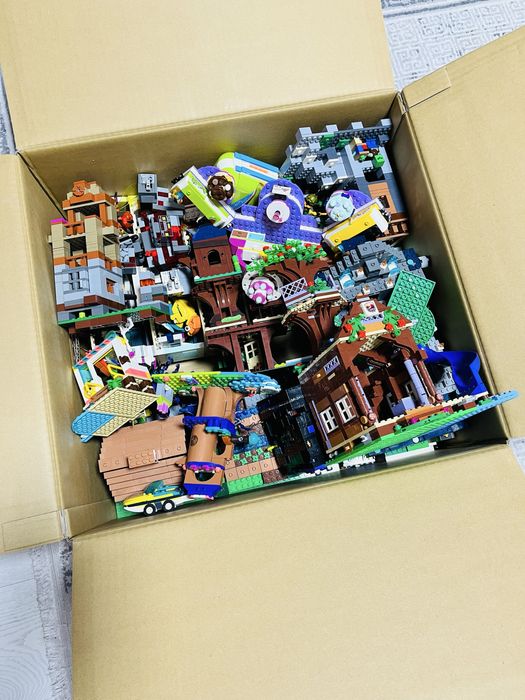Продам большую коробку лего