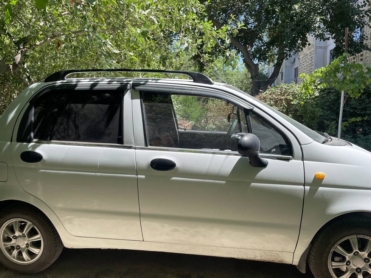 Matiz moshinasi sotiladi