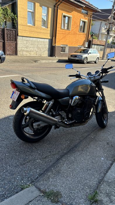 Suzuki GSX 750 inazuma