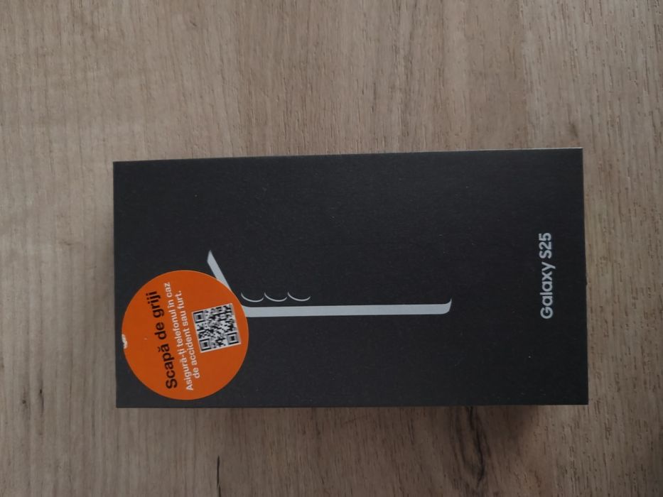 Samsung S25(deschisa cutia pentru poza)
