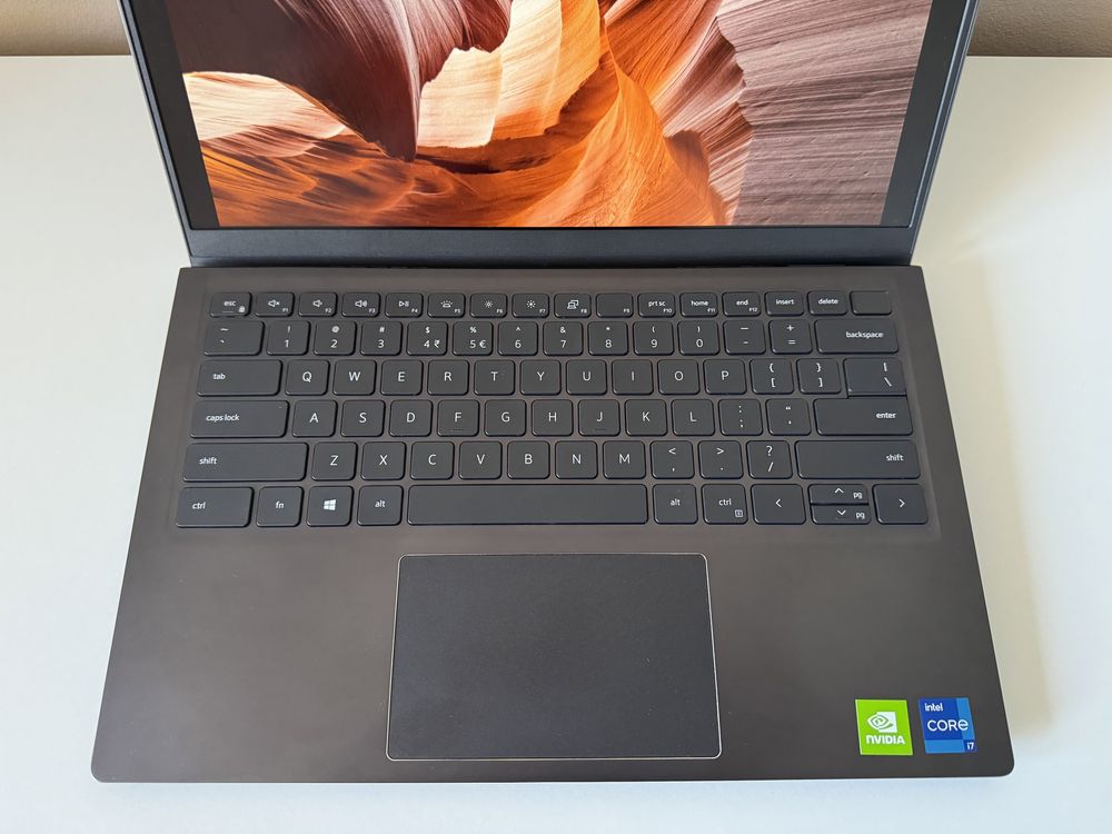 Компактен и бърз лаптоп за работа Dell Vostro 14”