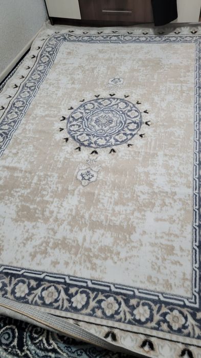 Продаю ковер новый 2*3