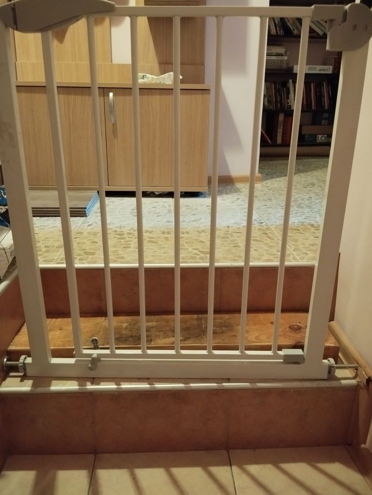Предпазна преграда