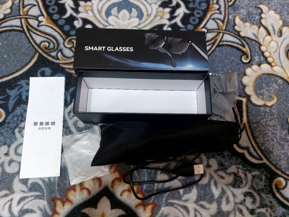 Smart glasses aqlli ko'zoynaklar