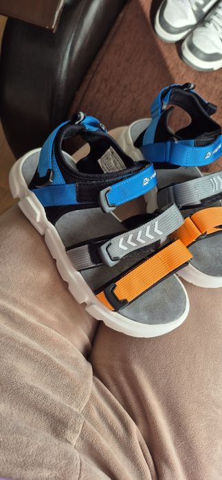 Vând adidași puma si adidas