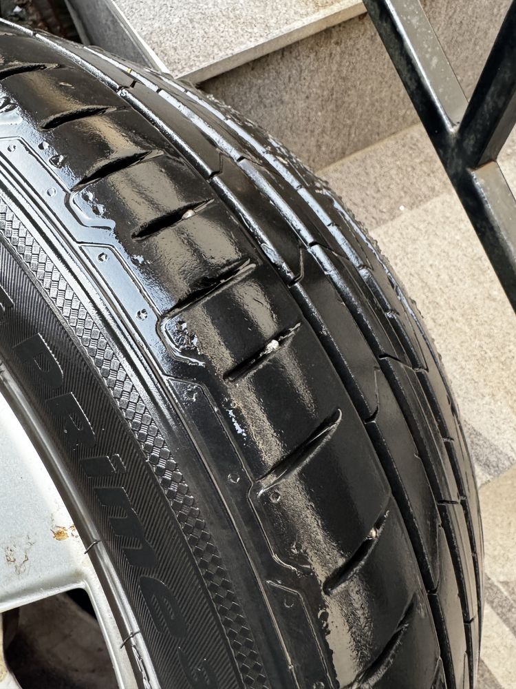 Vand 4 Jante originale Volkswagen cu cauciucuri bune de vara